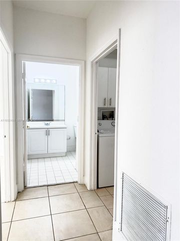 2650 E Aragon Blvd 2, Sunrise, FL 33313