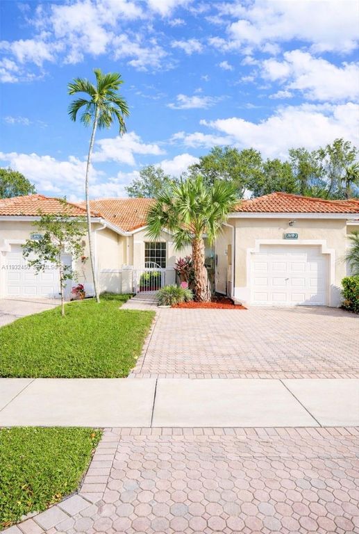 2650 E Aragon Blvd 2, Sunrise, FL 33313