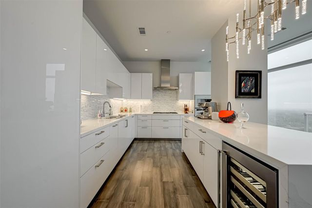 4521 San Felipe 2501, Houston, TX 77027