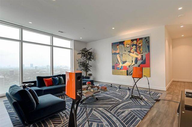 4521 San Felipe 2501, Houston, TX 77027