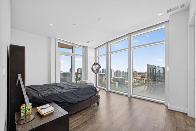 4521 San Felipe 2501, Houston, TX 77027