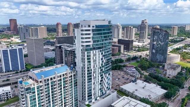 4521 San Felipe 2501, Houston, TX 77027