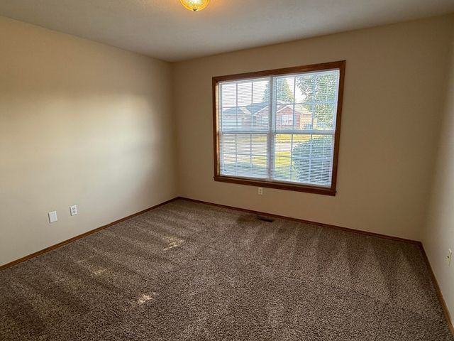 5723 S Shiloh Battle Court, Brookline, MO 65619