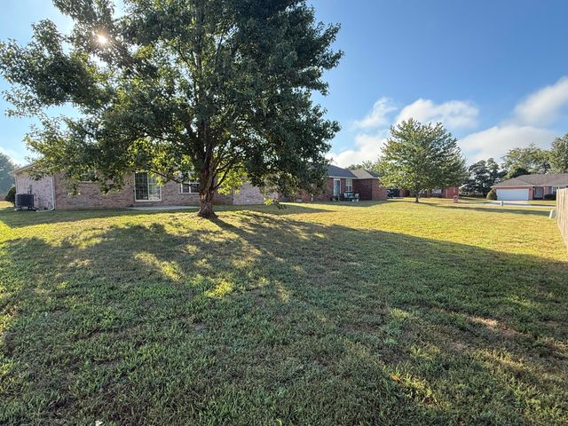 5723 S Shiloh Battle Court, Brookline, MO 65619