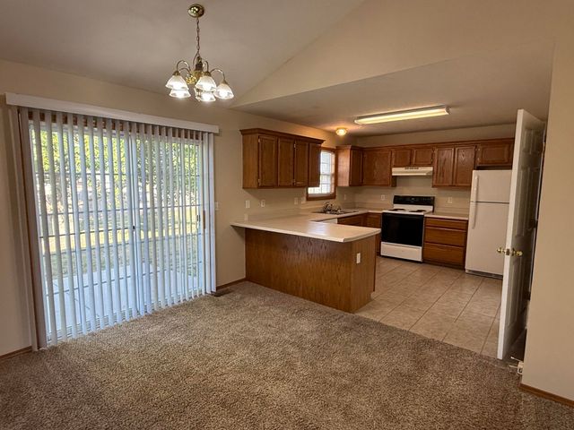 5723 S Shiloh Battle Court, Brookline, MO 65619