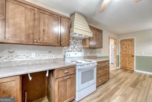 339 Henderson Road, Young Harris, GA 30582