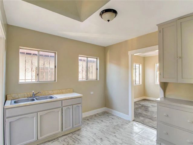 3021 5th, Los Angeles, CA 90018