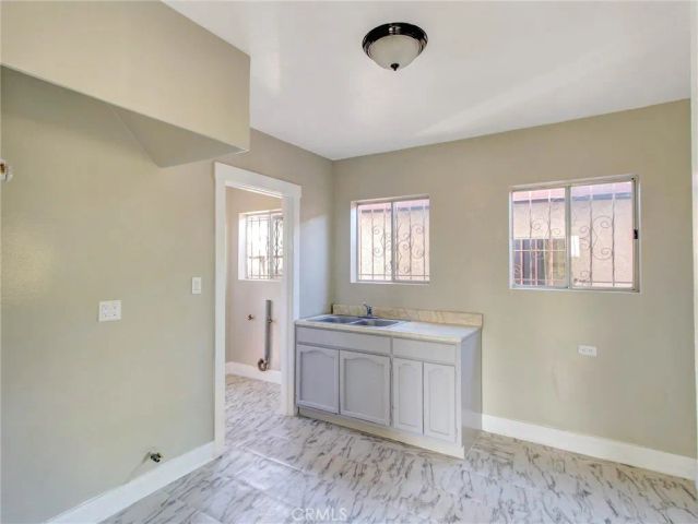 3021 5th, Los Angeles, CA 90018