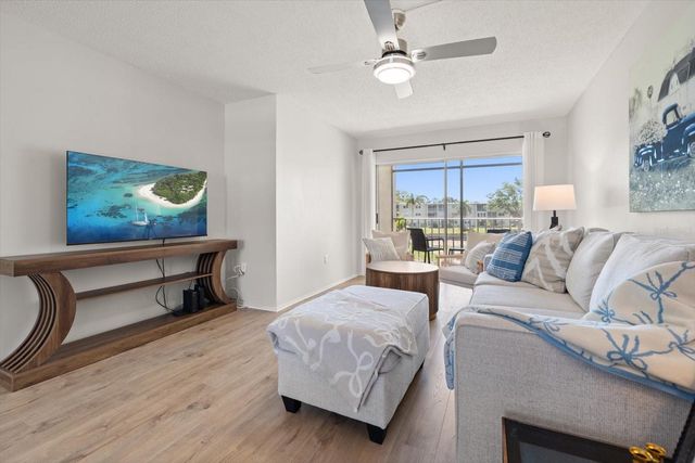 948 VIRGINIA STREET 207, Dunedin, FL 34698