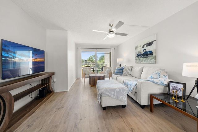948 VIRGINIA STREET 207, Dunedin, FL 34698