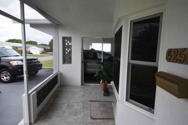 4250 NW 49th Terrace, Lauderdale Lakes, FL 33319