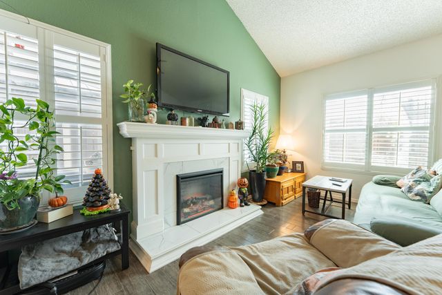 1145 E Ferguson Avenue, Visalia, CA 93292