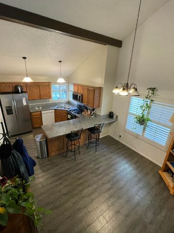 1145 E Ferguson Avenue, Visalia, CA 93292