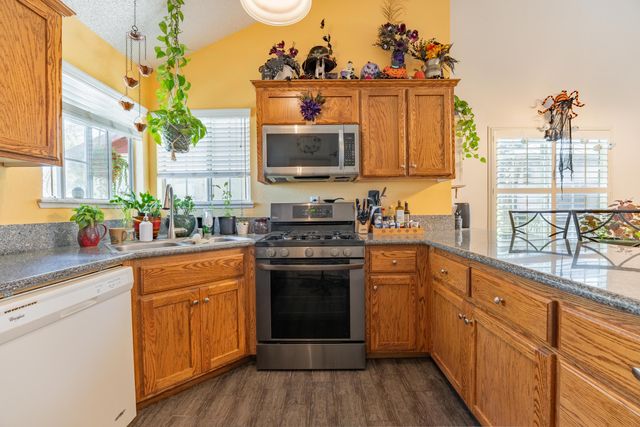 1145 E Ferguson Avenue, Visalia, CA 93292