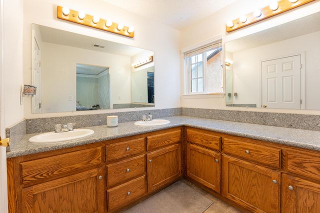 1145 E Ferguson Avenue, Visalia, CA 93292