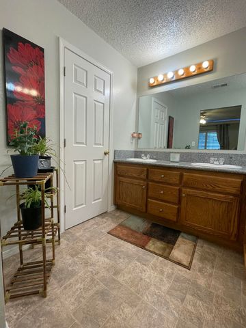 1145 E Ferguson Avenue, Visalia, CA 93292