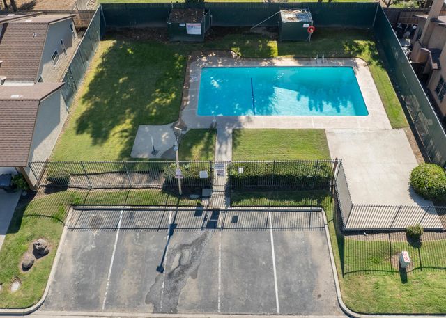 1145 E Ferguson Avenue, Visalia, CA 93292