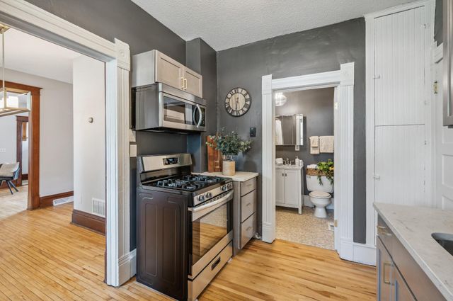 909 22nd Avenue NE, Minneapolis, MN 55418