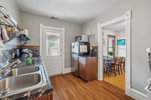 909 22nd Avenue NE, Minneapolis, MN 55418