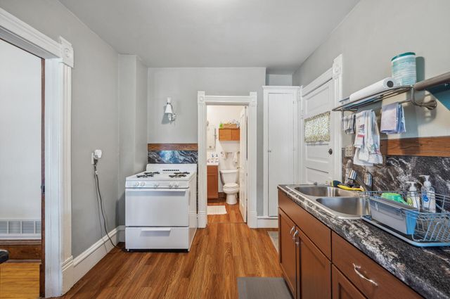 909 22nd Avenue NE, Minneapolis, MN 55418