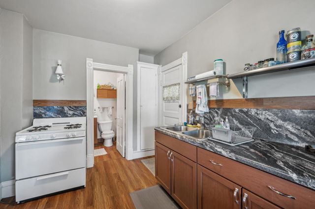 909 22nd Avenue NE, Minneapolis, MN 55418