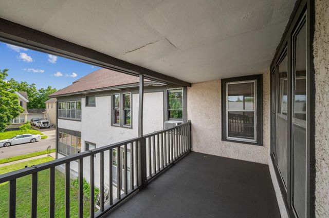 909 22nd Avenue NE, Minneapolis, MN 55418