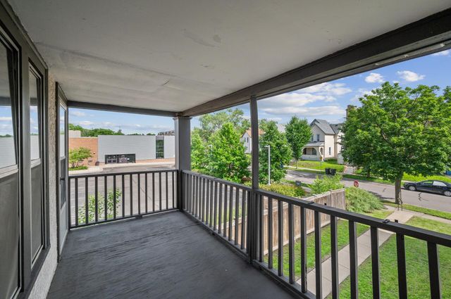 909 22nd Avenue NE, Minneapolis, MN 55418