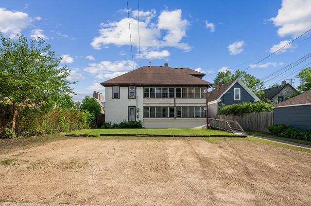 909 22nd Avenue NE, Minneapolis, MN 55418