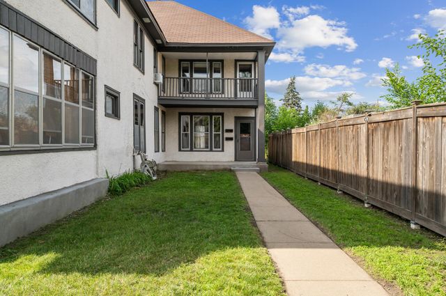 909 22nd Avenue NE, Minneapolis, MN 55418