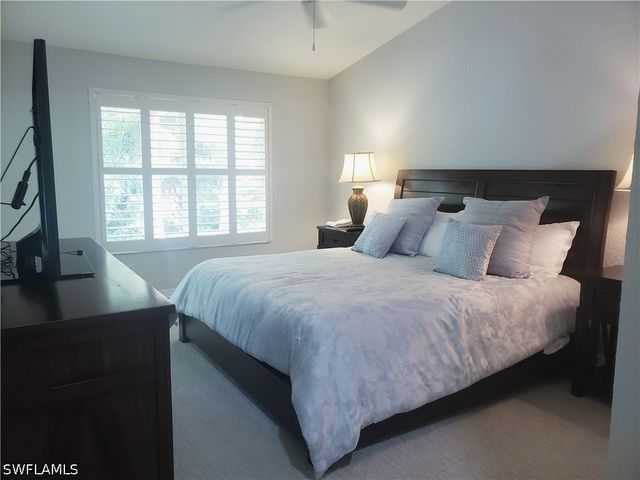 386 Emerald Bay CIR G5, Naples, FL 34110