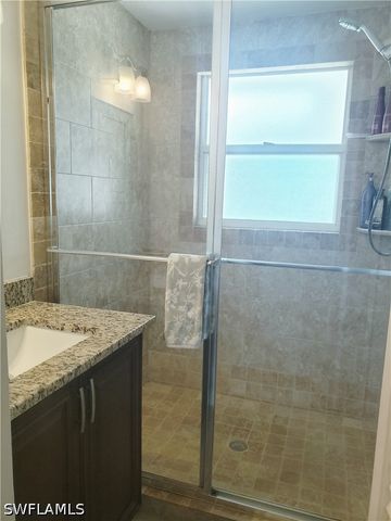 386 Emerald Bay CIR G5, Naples, FL 34110