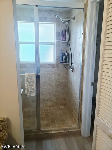386 Emerald Bay CIR G5, Naples, FL 34110