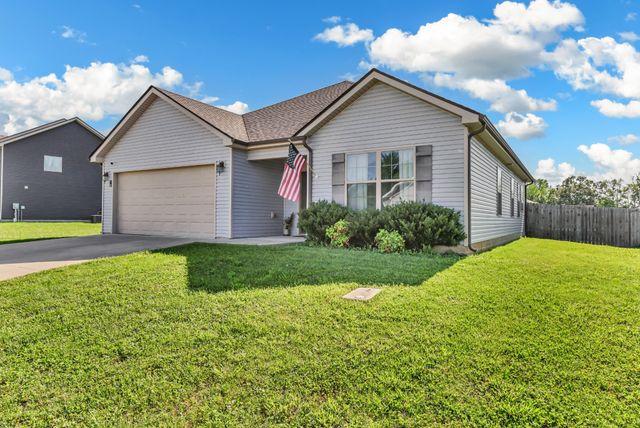 744 Tidwell Dr, Clarksville, TN 37042
