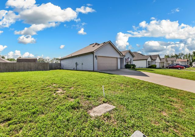 744 Tidwell Dr, Clarksville, TN 37042