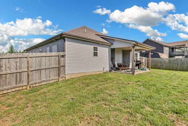 744 Tidwell Dr, Clarksville, TN 37042