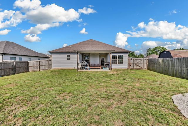 744 Tidwell Dr, Clarksville, TN 37042
