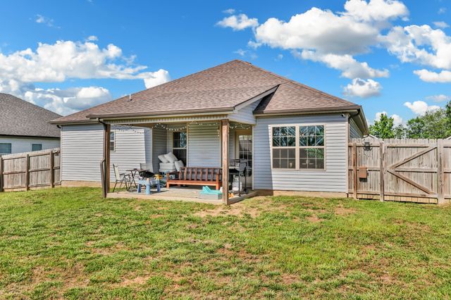 744 Tidwell Dr, Clarksville, TN 37042