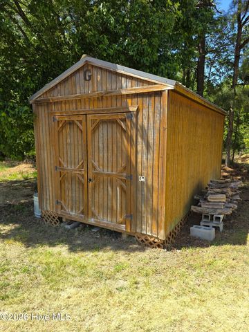 188 Shagbark Road, West End, NC 27376