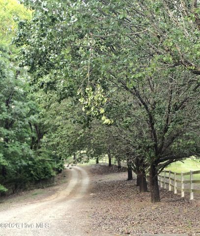 188 Shagbark Road, West End, NC 27376