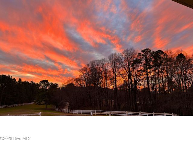188 Shagbark Road, West End, NC 27376