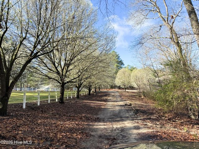 188 Shagbark Road, West End, NC 27376