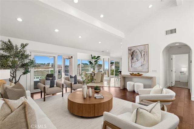 15 Curl Drive, Corona Del Mar, CA 92625