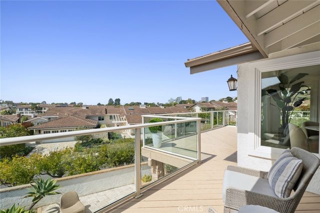 15 Curl Drive, Corona Del Mar, CA 92625