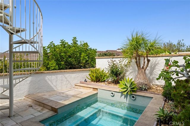 15 Curl Drive, Corona Del Mar, CA 92625