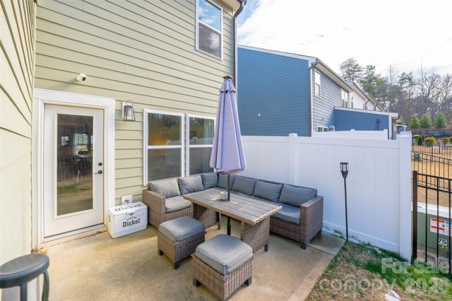 937 Canopy Falls Lane, York, SC 29745