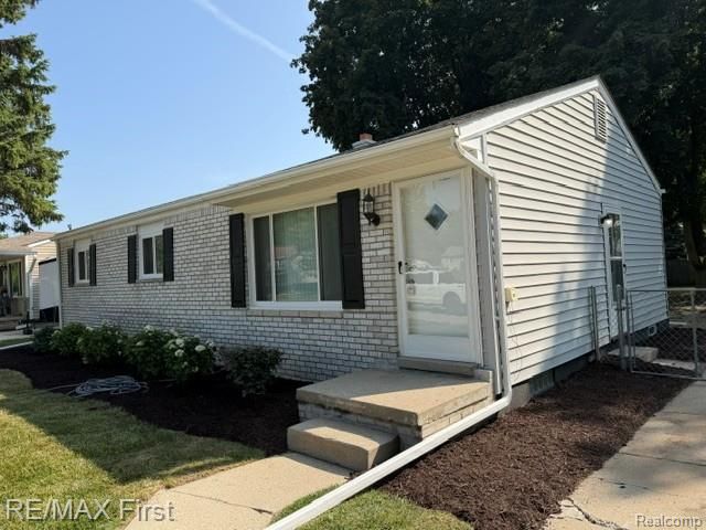 4225 Grace Avenue, Wayne, MI 48184