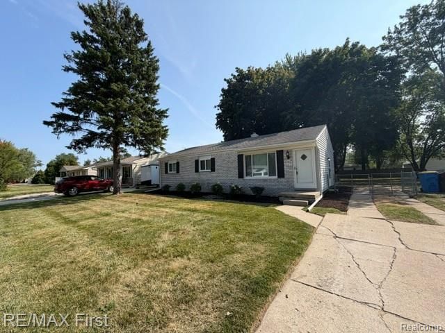 4225 Grace Avenue, Wayne, MI 48184