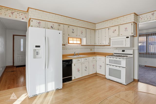 18021 Pin Oak Court, Tinley Park, IL 60477