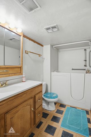 18021 Pin Oak Court, Tinley Park, IL 60477