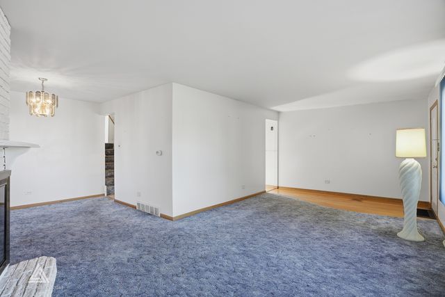 18021 Pin Oak Court, Tinley Park, IL 60477